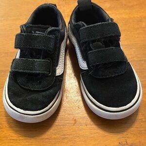 Vans classics Kids Black and White Velcro Sneakers